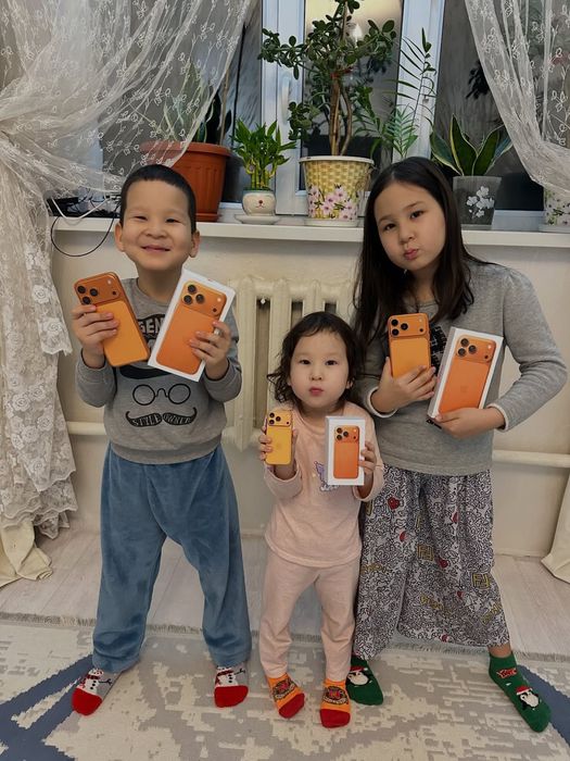 Продам айфон 17 мини