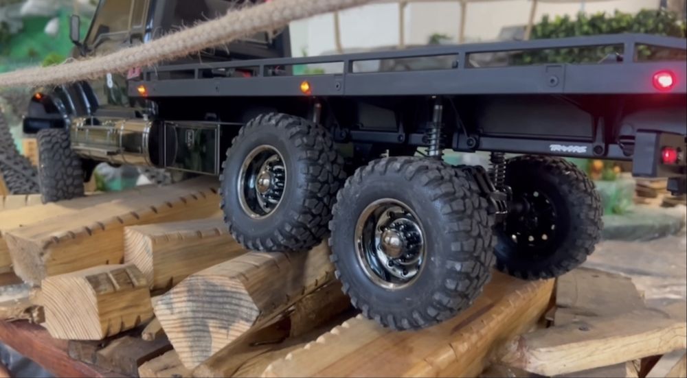 Traxxas TRX-6 Flatbet Hauler 6x6