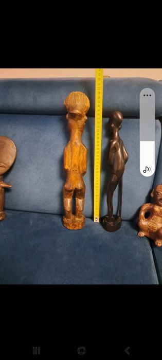 Statui , sculpturi di lemn Africa