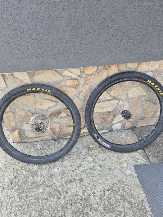 Продавам оригинални гуми MAXXIS ARDENT
