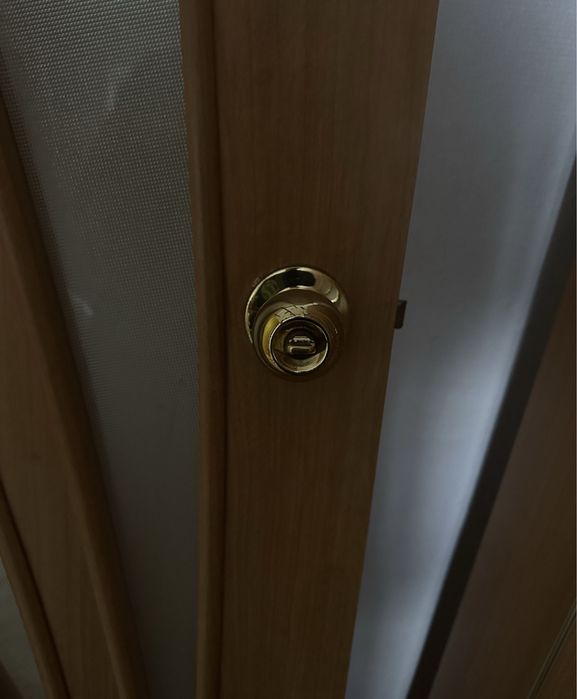 Продам 2 двери межкомнатные