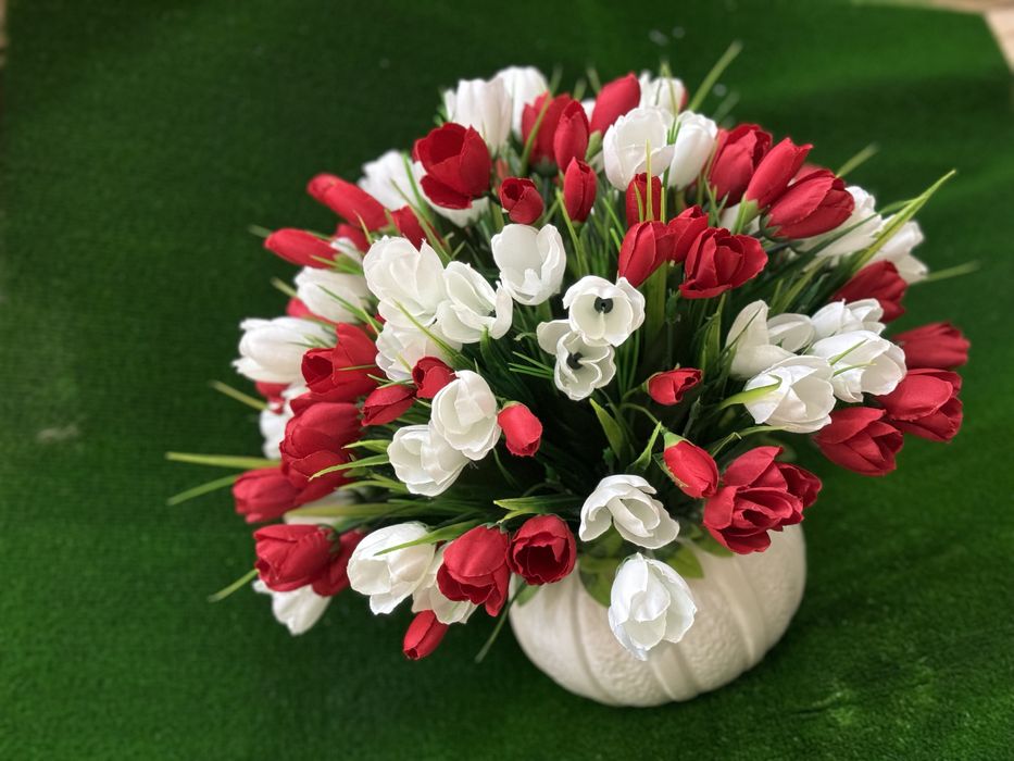 Uy, офис, кафе va restoranlar uchun dekorativ go’zal gullar.