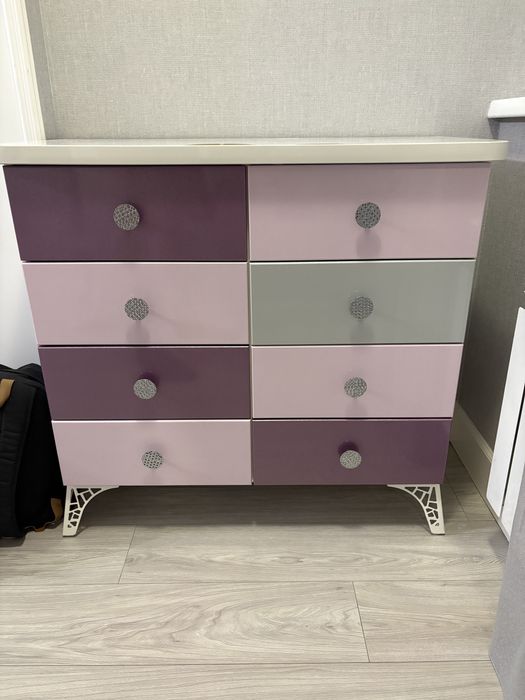 Продам комод с выдвижными шкафчиками