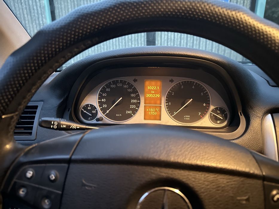 Mercedes B170 на автомате