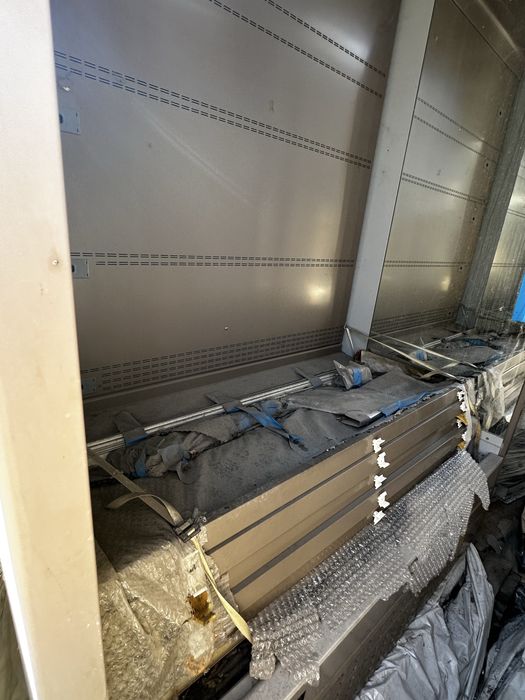 Работещи хладилни витрини