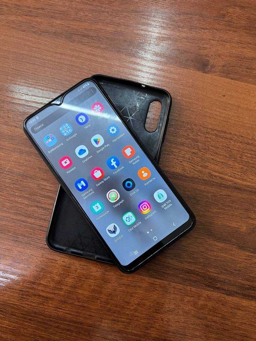 Продается  Samsung A10 СРОЧНО очень хорошем состояние