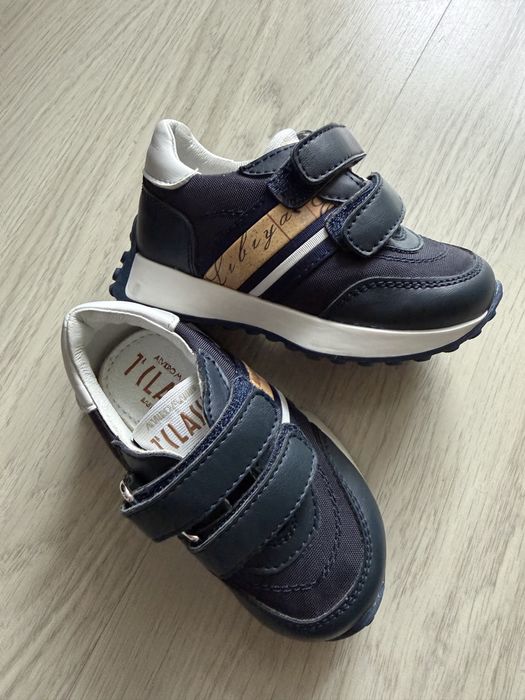 Adidasi baieti prima classe