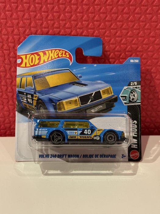 HOT Wheels Volvo 240 Drift Wagon - Castrol Edition