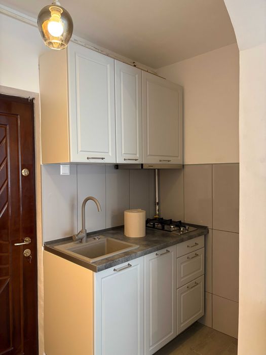 Închiriez garsonieră în Vasile Aaron