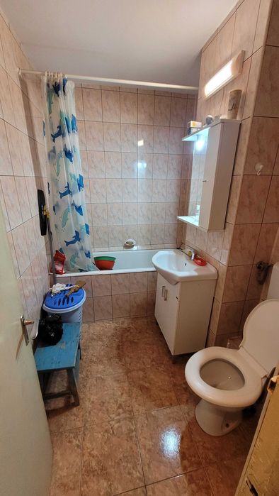 Vand apartament 3 camere decomandat zona centrala Alexandria
