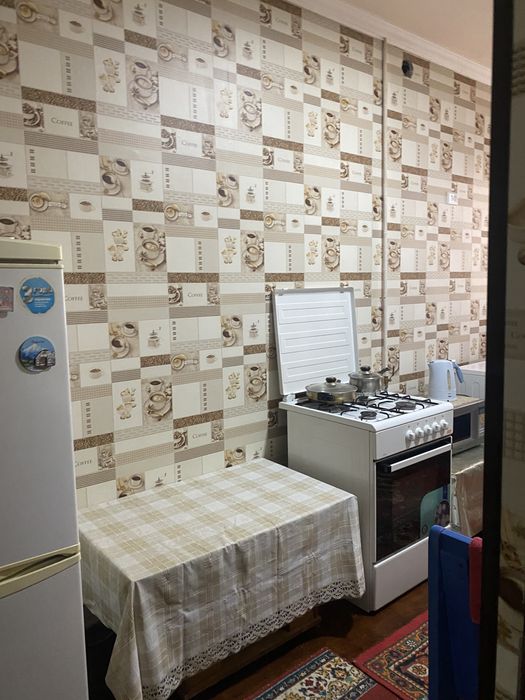 Сдается квартира со всеми удобствами.Возле Фестиваля,вдоль дороги.