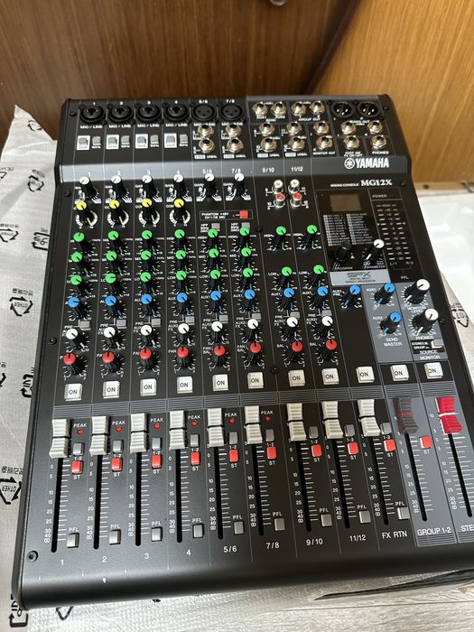 Микшерный пульт Yamaha mg12x