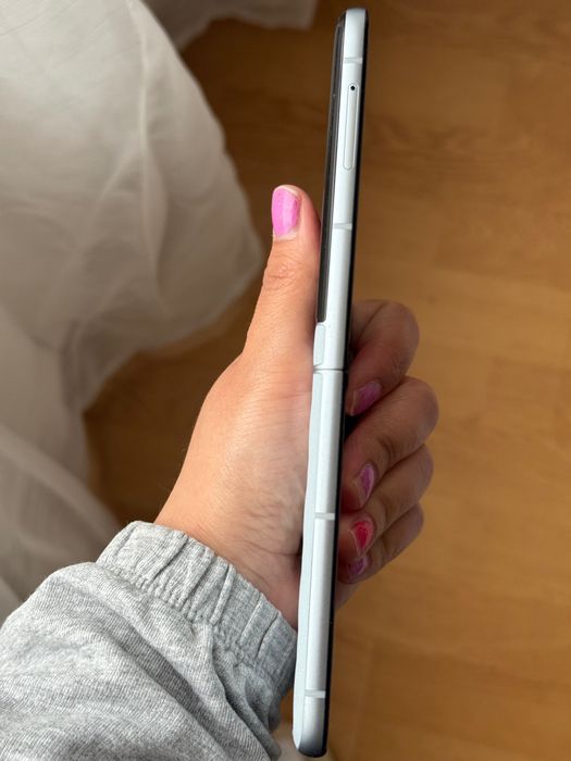 Moto razr 60 Swarovski