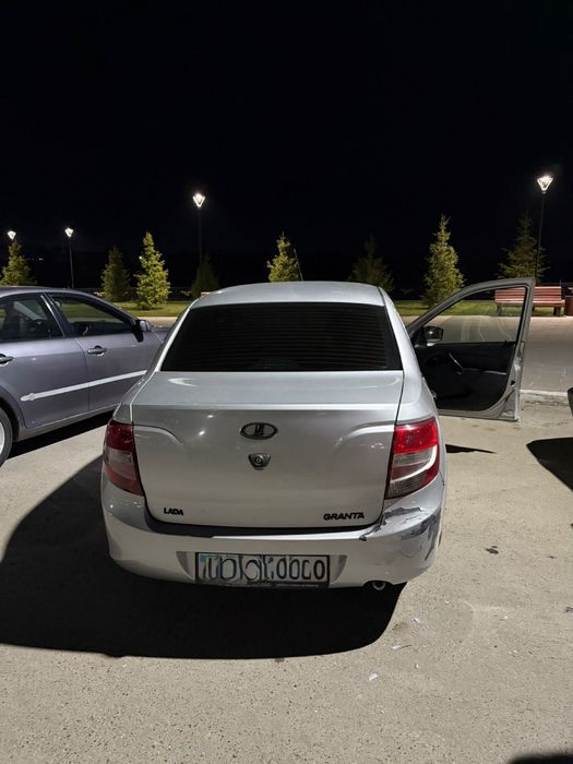 Продам бампер на гранту