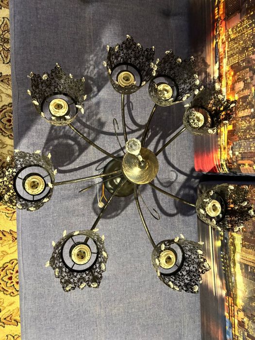 Продам люстру чёрную