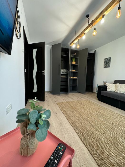 Inchiriez garsoniera Precista