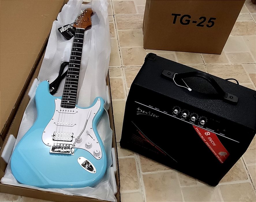 Комплект электро-гитара+комбо усилитель