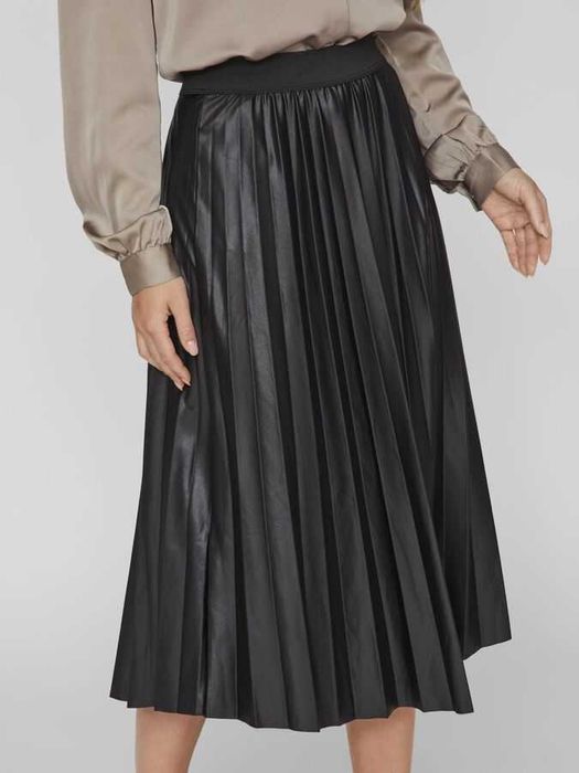 Черна пола на VILA