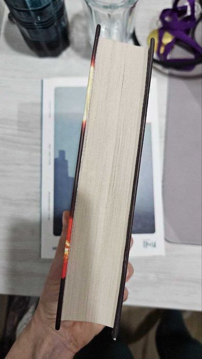 Срочно! Книга «Задача трех тел» (Лю Цысинь). Твердый переплет