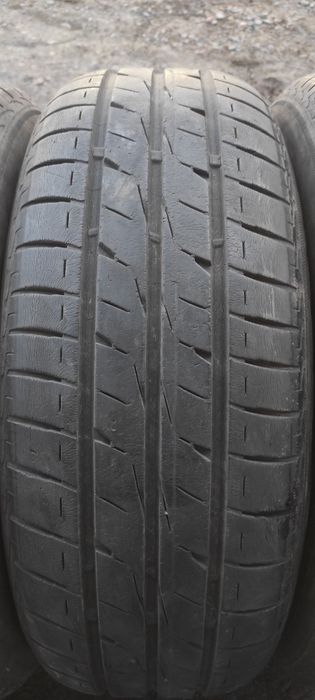 Комплект шин 195/60/15 Bridgestone.