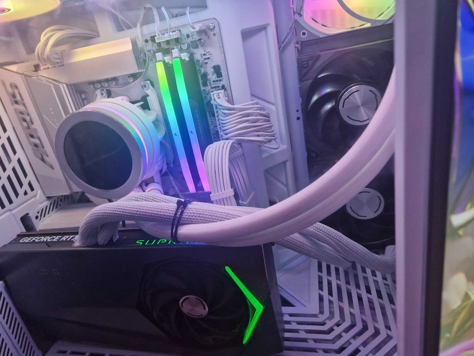 RTX 4090 MSI Suprim Liquid X