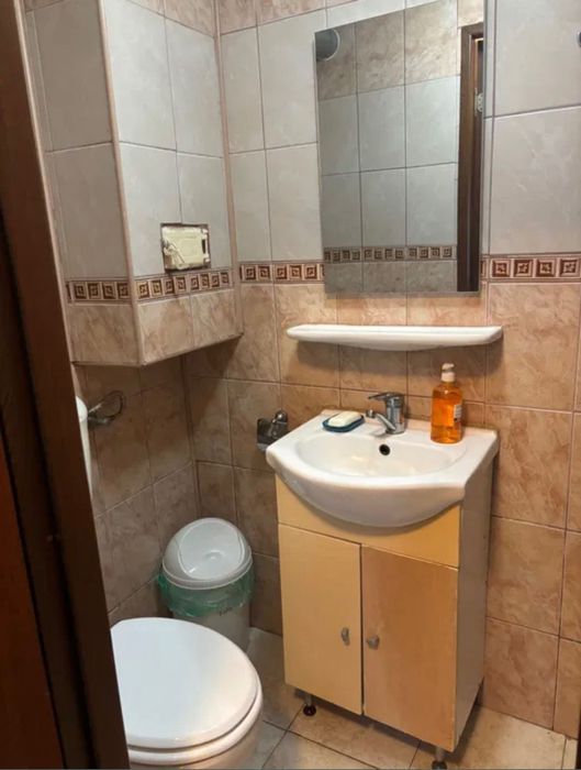 Închiriez cameră, tip garsonieră