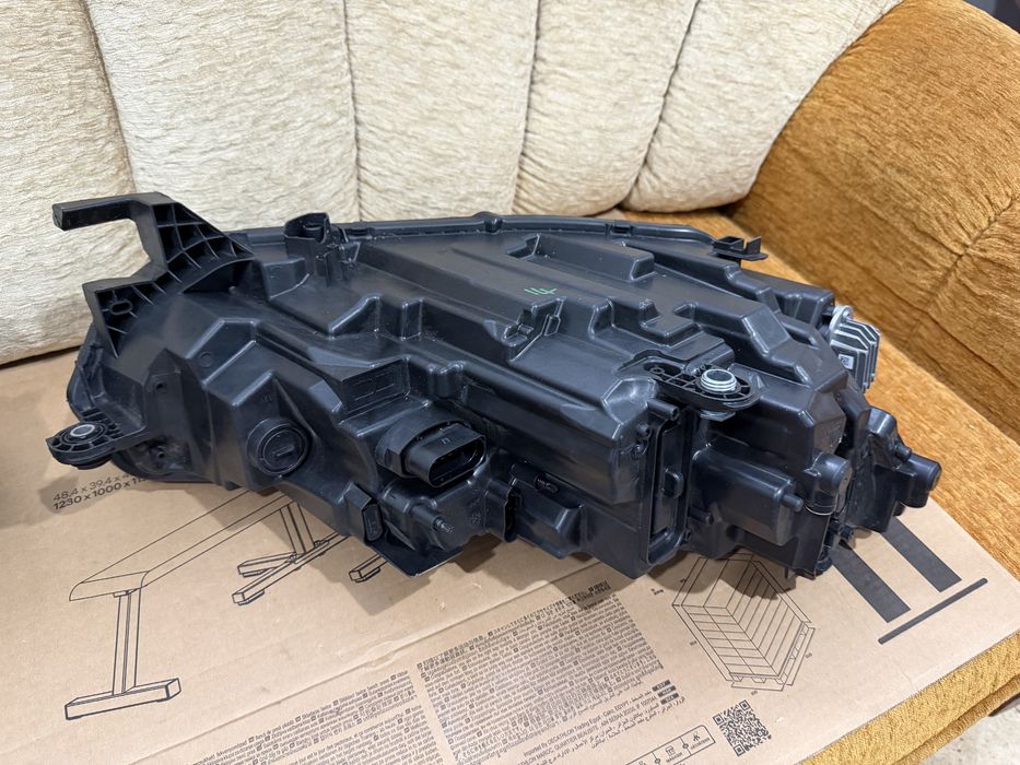 Faruri / Far stanga, Far dreapta Skoda Octavia 4 2019-2025