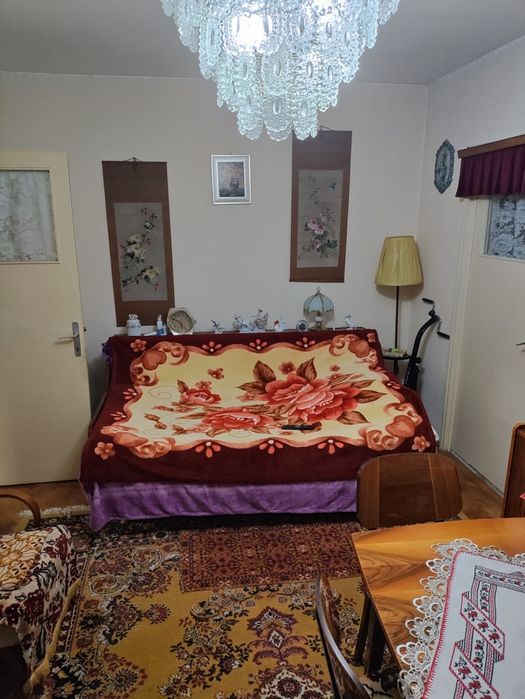 Vand apartament 2 camere, semidecomandat, cartier Marna - Braila