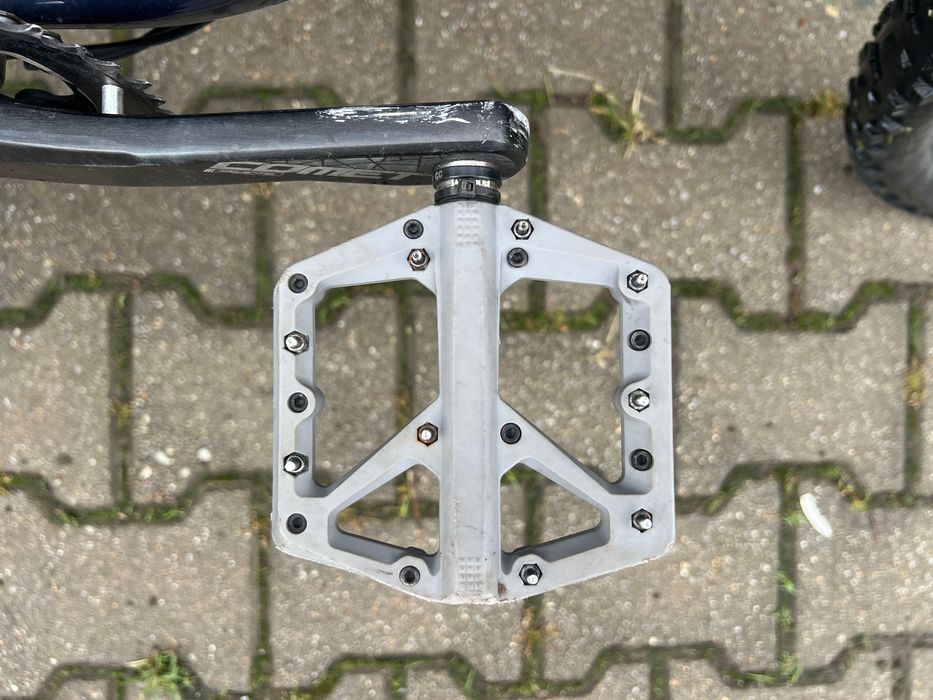 Bicicletă full suspension