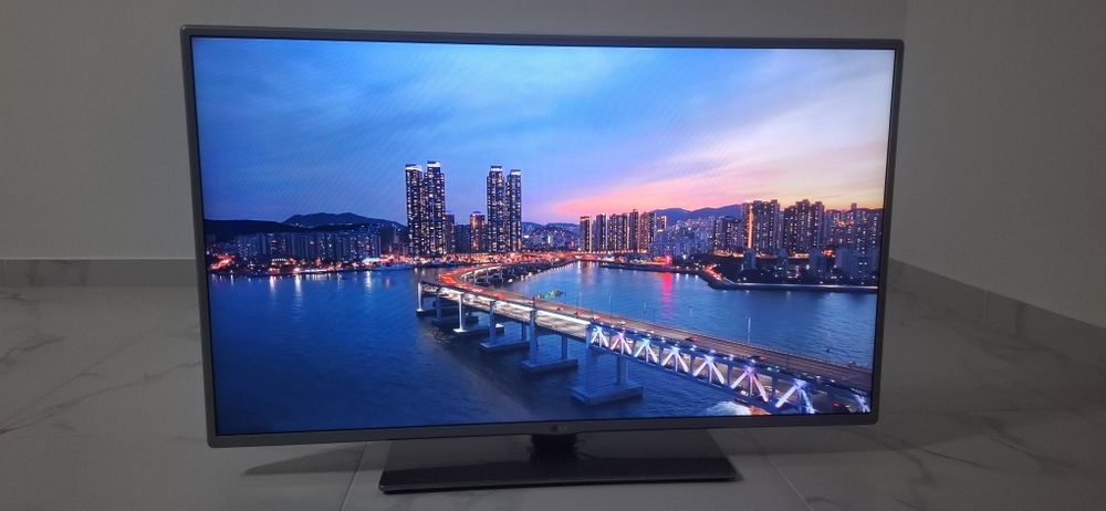 LG 42” Smart TV Full HD – LED-uri schimbate
