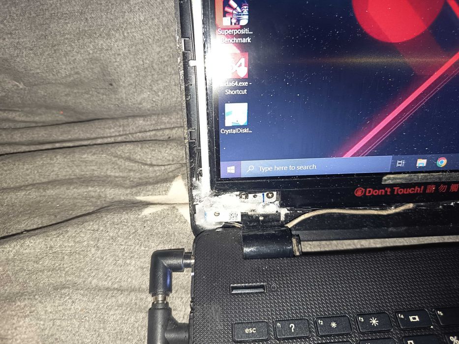 Laptop HP Pavilion 15, light gaming gen 8 Core i5 8250u, video Radeon R5 M330 2gb, ram 8gb ddr4, ssd 256gb, display full HD