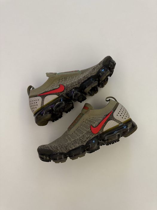 Nike Air VaporMax Moc 2 Neutral Olive Habanero Red