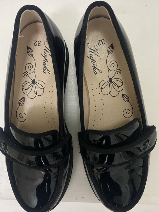 Срочно продам детскую обувь для девочки