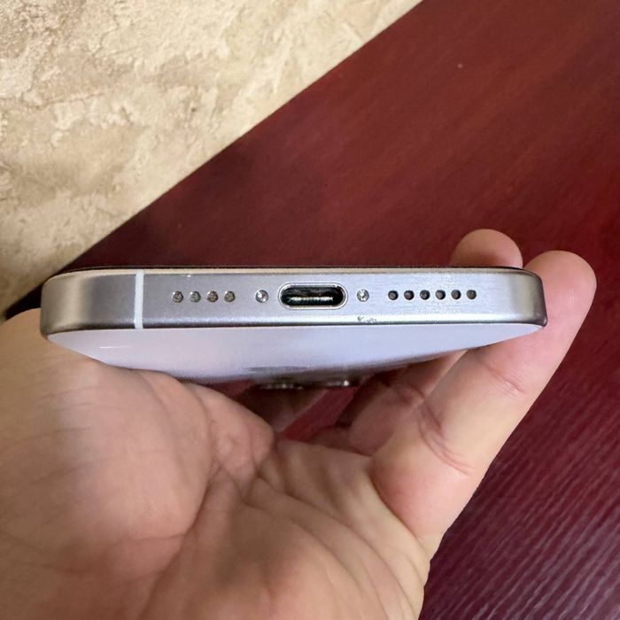 Iphone 15 pro max 256 700$