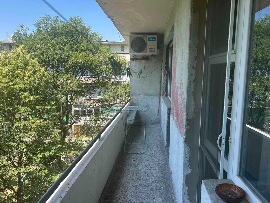 Продава се 4етиристаен апартамент зад Съвета в град Димитровград