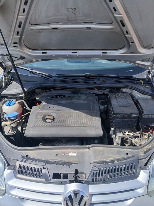 VW Golf 5  1,4 MPI benzina Climatronic .