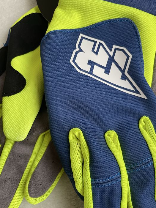 Каска и ръкавици Tiger racing