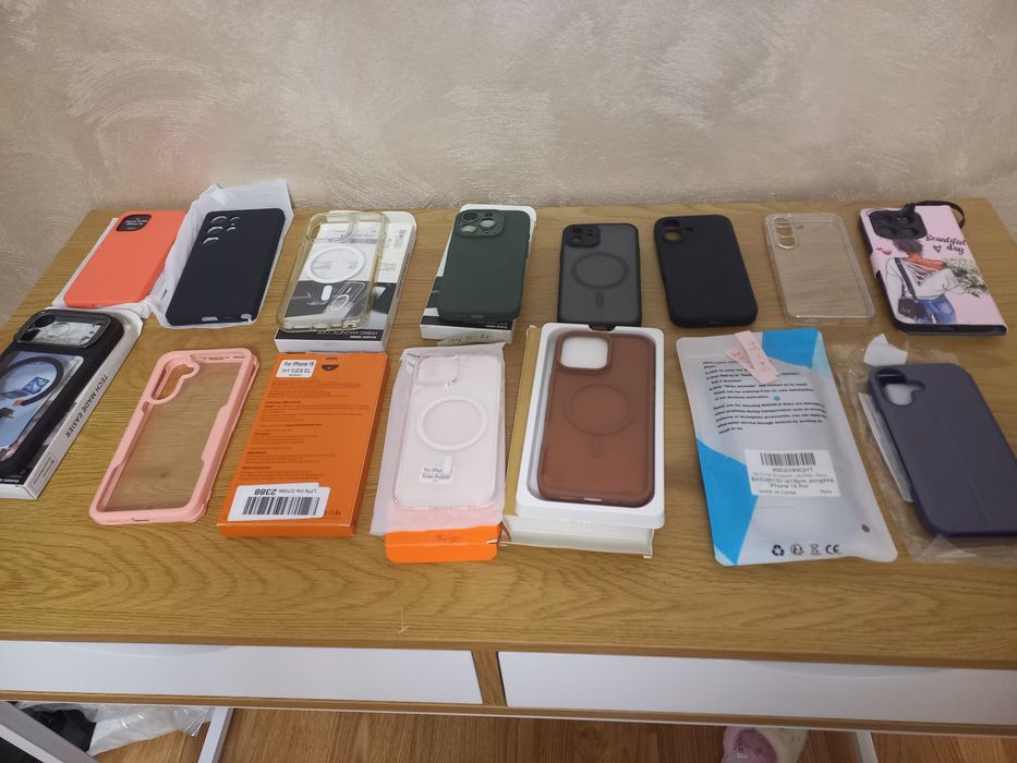 Use de IPhone diferite culori.