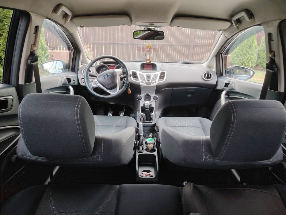 Vând Ford fiesta