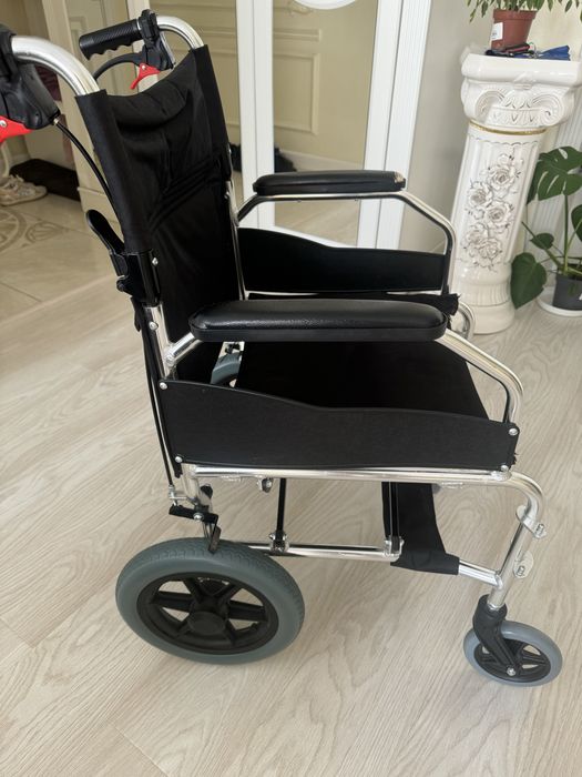 Продаю инвалидное кресло