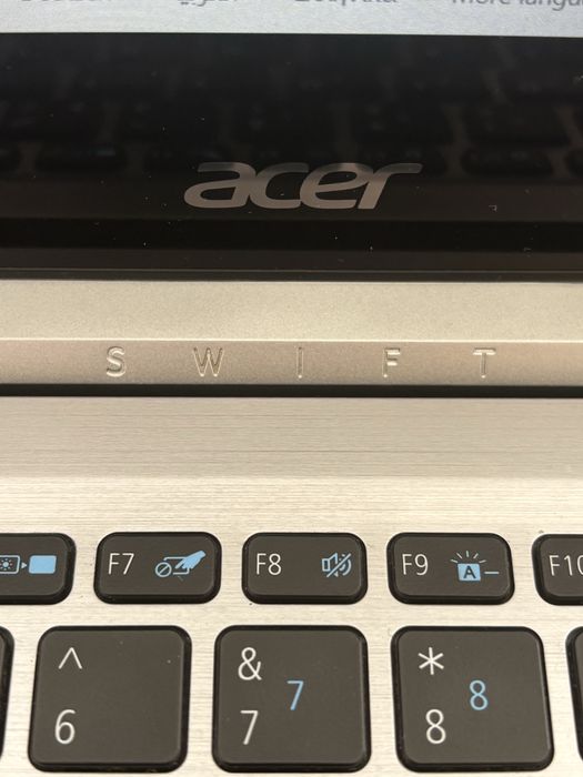 Лаптоп Acer Swift 3 – отлично състояние, нова батерия