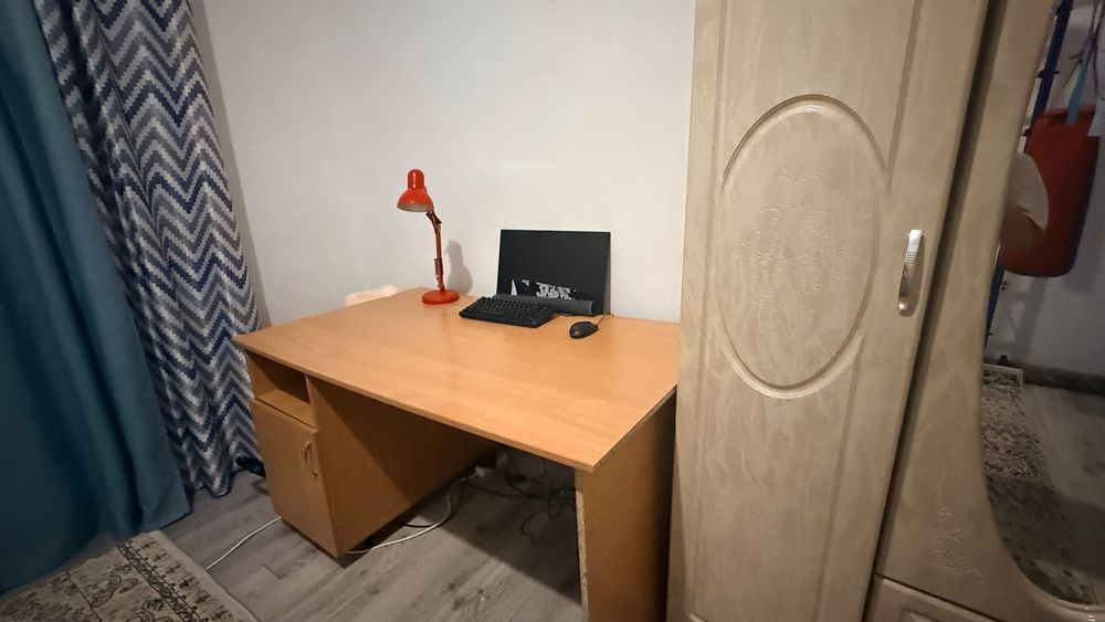 Стол письменный даром