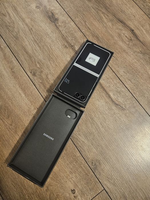 Z Flip 7 FE display impecabil 128GB
