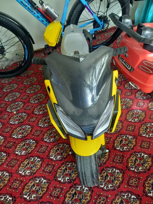 Мотоцикл  б/у срочно продаётся,состояние отличное. На зарядном устройс