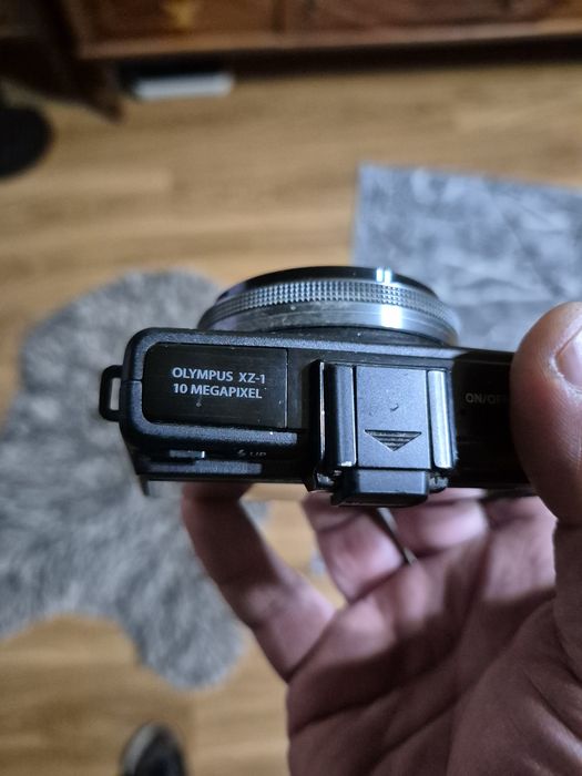 Compact digital Olympus XZ-1