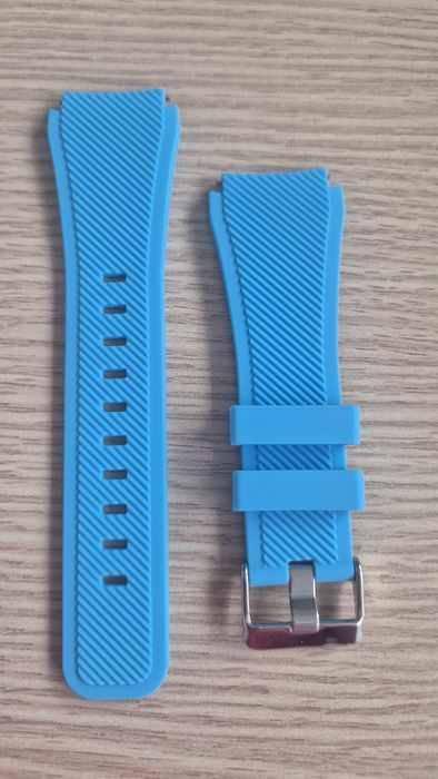 3 броя чисто нови силиконови  каишки за часовници с размер 22