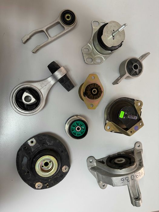 ЛИКВИДАЦИЯ Тампони за двигател, скорости и окачване за коли до 2005г.