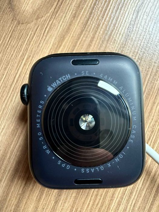 Apple Watch SE 2nd Gen - смарт часовник