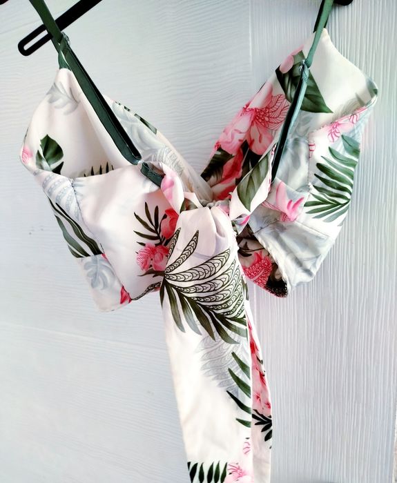 Комплект : пола - панталон с топ.