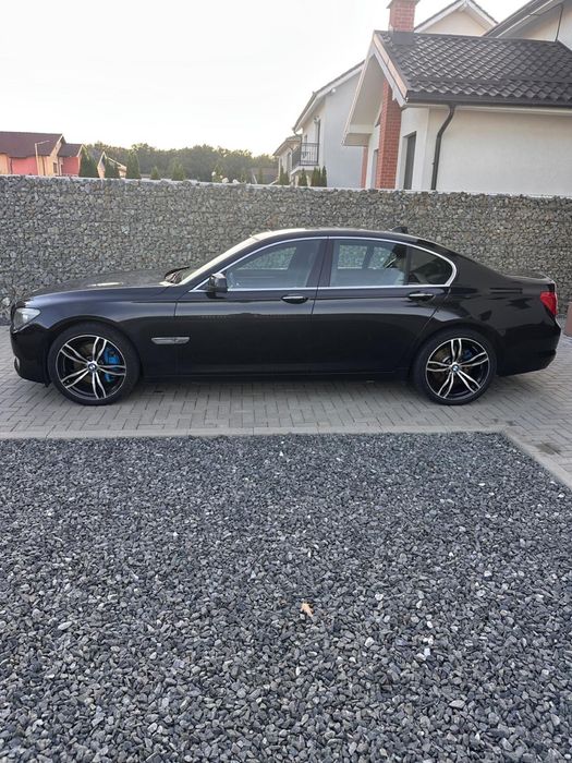 BMW Seria 7 2010 — imagine 3